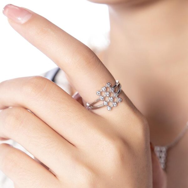 Amato Jewels premium white gold plated ring with 5A cubic zirconia